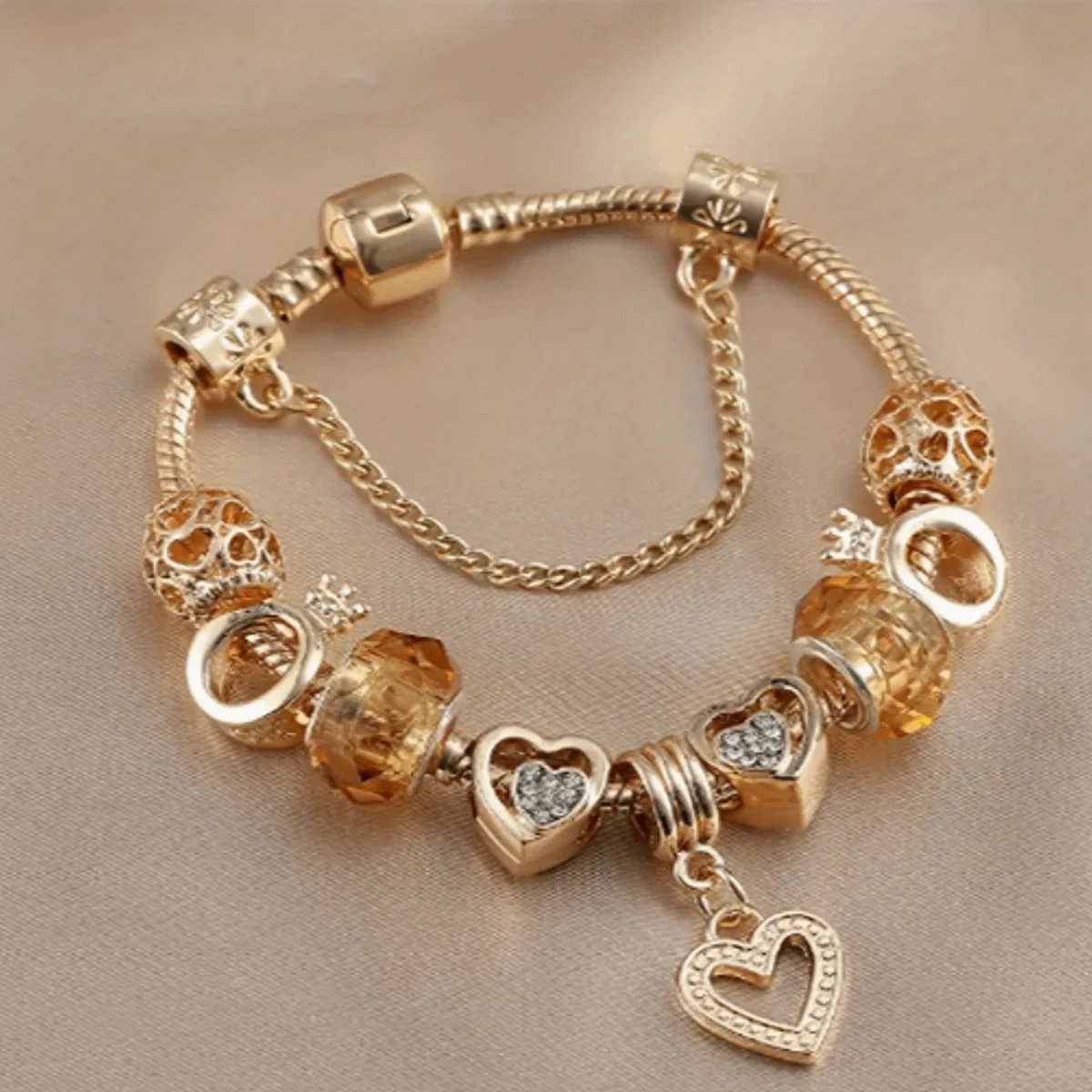 Pulseira Berloque Coração Dourada Elegante Feminina Delicada